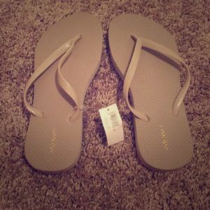 Flip flops